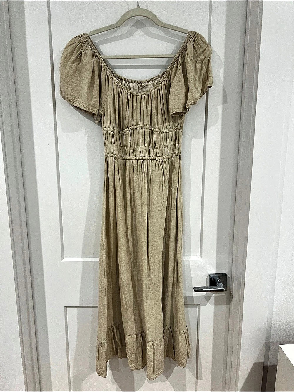 Sim & Sam Maxi Dress Puff Sleeve Beige Size Medium Beige/Nude Like New